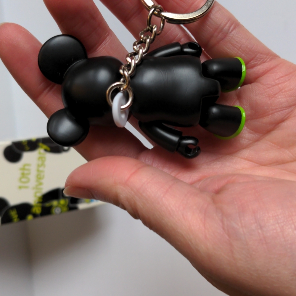 Qee Key Chain - Picture 4 of 6